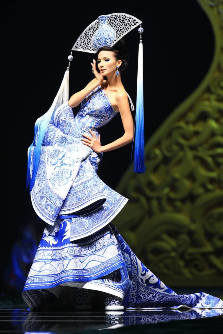 Guo Pei’s “Blue and Porcelain” gown